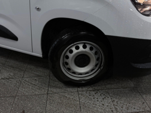 2024 Vauxhall Combo 1.5 Turbo D 2300 Prime L1 H1 Euro 6 (s/s) 5dr in White — image 2