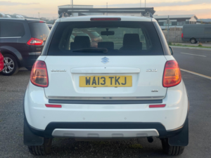 2013 Suzuki Sx4 2.0 Ddis Sz5 4grip Euro 5 5dr in White — image 6