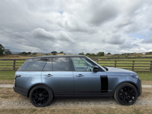 2018 Land Rover Range Rover 2.0 P400e 12.4kwh Autobiography in Blue — image 5