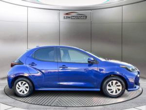 2021 Toyota Yaris 1.5 Vvt-H Excel E-CVT Euro 6 (s/s) 5dr in Blue — image 5