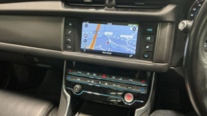 2015 Jaguar Xf 3.0 V6 S Auto Euro 6 (s/s) 4dr in Blue — image 4