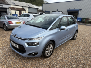 2015 Citroen C4 Picasso 1.6 E-Hdi Vtr+ in Blue — image 4