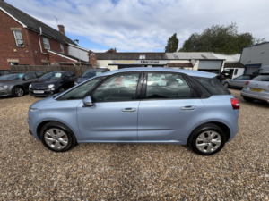 2015 Citroen C4 Picasso 1.6 E-Hdi Vtr+ in Blue — image 6