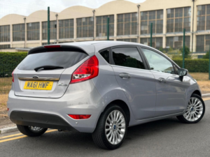 2011 Ford Fiesta 1.4 Titanium 5dr in Silver — image 5