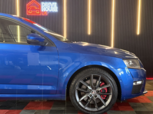 2014 Skoda Octavia 2.0 Tdi Vrs in Blue — image 4