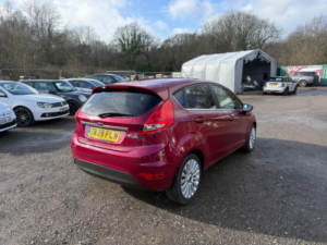 2009 Ford Fiesta 1.6 Titanium Hatchback 5dr Petrol Manual (139 G/km, 118 Bhp) in Red — image 5