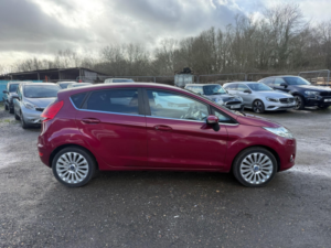 2009 Ford Fiesta 1.6 Titanium Hatchback 5dr Petrol Manual (139 G/km, 118 Bhp) in Red — image 6