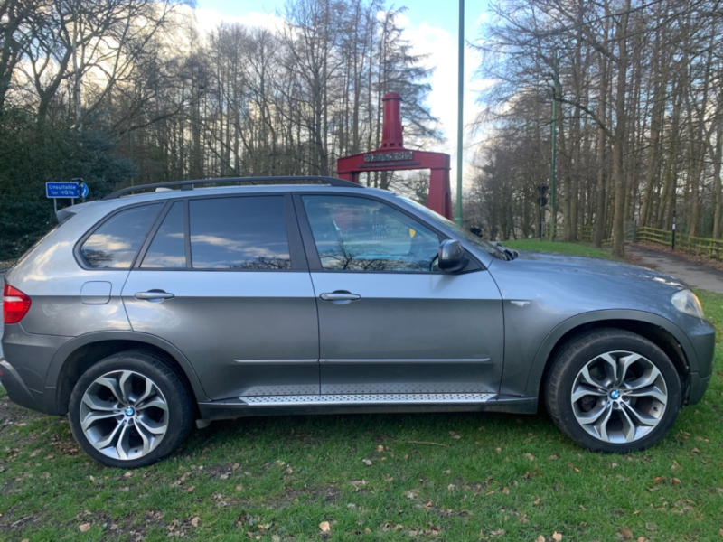 2007 BMW X5 D Se 7str in Grey — image 1