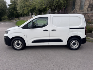 2019 Peugeot Partner 1.6 Bluehdi 1000 Grip in White — image 5