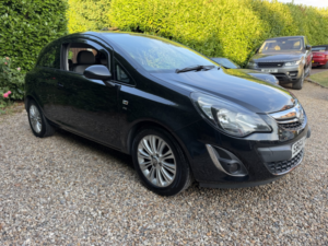 2014 Vauxhall Corsa 1.2 16v Se in Black — image 2