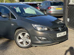 2013 Vauxhall Astra 1.6 16v Sri in Grey — image 3
