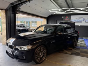 2014 BMW 3 Series 2.0 320d Xdrive M Sport in Black — image 6
