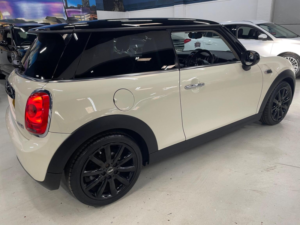 2017 MINI Hatch 1.5 Cooper Euro 6 (s/s) 3dr in White — image 6