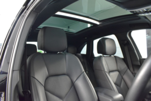 2025 Porsche Macan 2.9t V6 S (380) Pan Roof 4WD SUV Petrol 5dr Pdk Automatic in Black — image 2