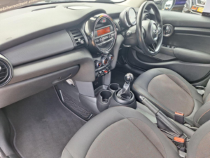 2016 MINI Hatch 1.5 Cooper Euro 6 (s/s) 5dr in Grey — image 3
