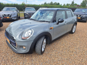 2016 MINI Hatch 1.5 Cooper Euro 6 (s/s) 5dr in Grey — image 5