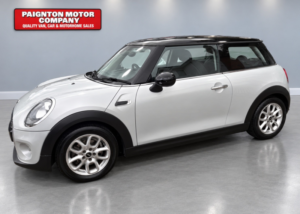 2015 MINI Hatch 1.5 Cooper 3-Door Hatch in Silver — image 4