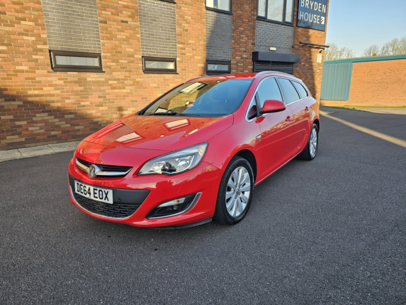 2014 Vauxhall Astra 2.0 Cdti Elite in Red — image 1