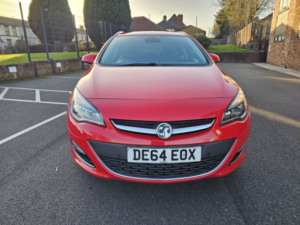 2014 Vauxhall Astra 2.0 Cdti Elite in Red — image 2