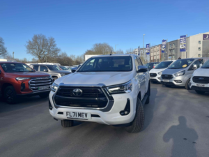 2021 Toyota Hilux D-4d Invincible — image 3