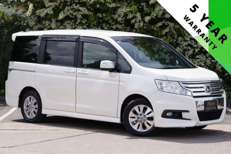 2011 Honda Stepwagon 2.0 Spada Z 5dr 8 Seats in White — image 1