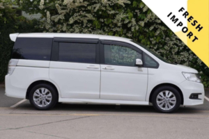 2011 Honda Stepwagon 2.0 Spada Z 5dr 8 Seats in White — image 2