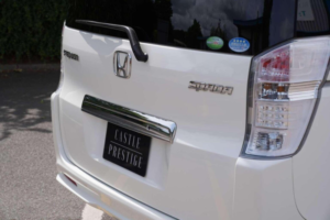 2011 Honda Stepwagon 2.0 Spada Z 5dr 8 Seats in White — image 5
