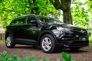 2019 Vauxhall Grandland X 1.5 Turbo D Blueinjection Se in Black — image 6