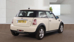 2013 MINI Hatch 1.6 One Euro 5 3dr in White — image 4
