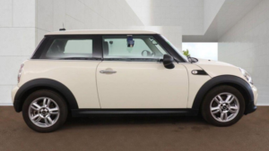 2013 MINI Hatch 1.6 One Euro 5 3dr in White — image 5