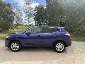 2014 Nissan Qashqai 1.2 Dig-T Acenta Premium in Blue — image 2