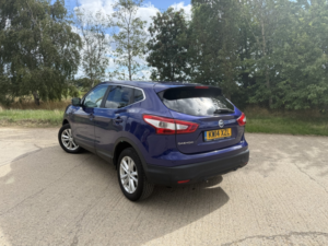 2014 Nissan Qashqai 1.2 Dig-T Acenta Premium in Blue — image 3