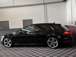 2018 Audi A4 Avant 2.0 Tfsi Black Edition Estate 5dr Petrol S Tronic Euro 6 (s/s) (190 Ps) in Black — image 4