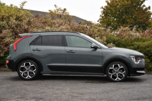 2023 Kia Niro 1.6h Gdi 3 SUV 5dr Petrol Hybrid Dct Euro 6 (s/s) (139 Bhp) in Green — image 2