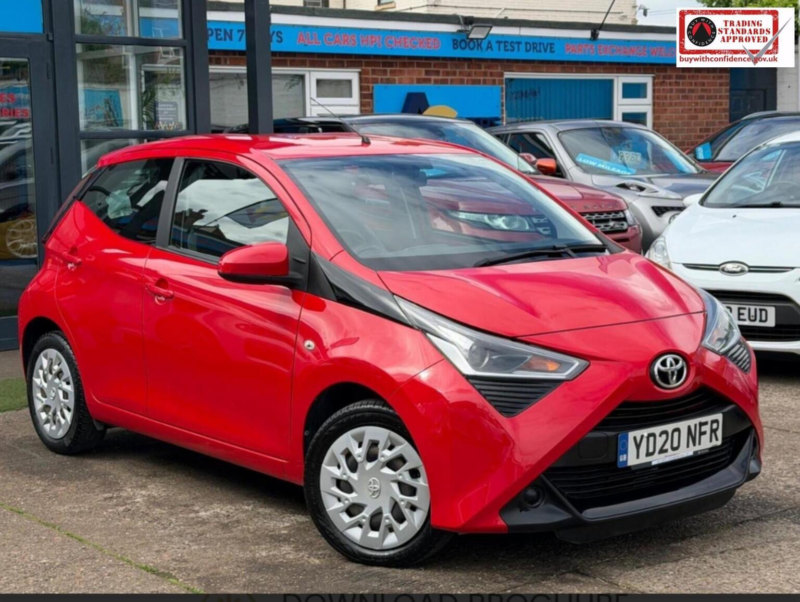 2020 Toyota Aygo 1.0 Vvt-I X-Play Euro 6 5dr in Red — image 1