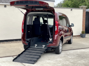 2020 Fiat Doblo 1.4 Combi N1 1.4 Mpi 95hp Sx Gowrings Mobility Conversion Wheelchair Adapted Wav 2020 in Red — image 3