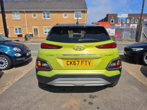 2017 Hyundai Kona 1.0 T-Gdi Blue Drive Premium Se SUV 5dr Petrol Manual Euro 6 (s/s) (120 Ps) in Yellow — image 5