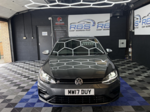 2017 Volkswagen Golf 2.0 Tsi Bluemotion Tech R in Grey — image 3