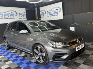 2017 Volkswagen Golf 2.0 Tsi Bluemotion Tech R in Grey — image 4