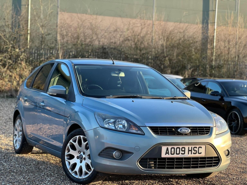2009 Ford Focus 1.6 Zetec 5dr in Blue — image 1