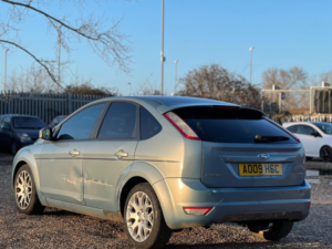 2009 Ford Focus 1.6 Zetec 5dr in Blue — image 5