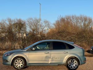 2009 Ford Focus 1.6 Zetec 5dr in Blue — image 6