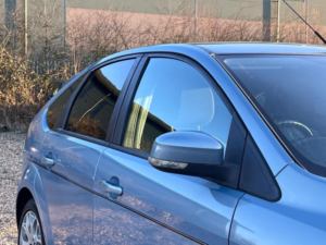 2009 Ford Focus 1.6 Zetec 5dr in Blue — image 7