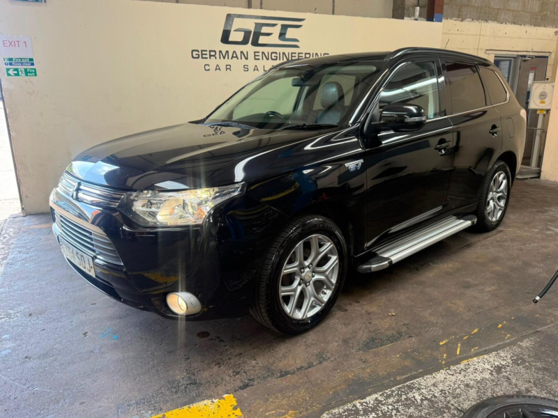 2014 Mitsubishi Outlander 2.0h 12kwh Gx4h CVT 4WD Euro 5 (s/s) 5dr in Black — image 1
