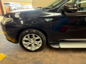 2014 Mitsubishi Outlander 2.0h 12kwh Gx4h CVT 4WD Euro 5 (s/s) 5dr in Black — image 4