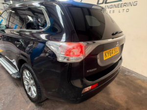 2014 Mitsubishi Outlander 2.0h 12kwh Gx4h CVT 4WD Euro 5 (s/s) 5dr in Black — image 6