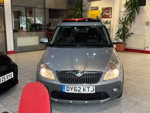2012 Skoda Roomster 1.6 Tdi Scout in Silver — image 5