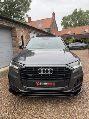 2020 Audi Q7 3.0 Tdi V6 50 Black Edition in Grey — image 6