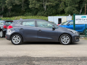 2018 Kia Ceed 1.6 Crdi 2 Hatchback 5dr Diesel Manual Euro 6 (s/s) (134 Bhp) in Multicolour — image 4