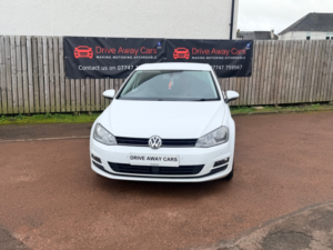 2014 Volkswagen Golf 2.0 Tdi Bluemotion Tech Gt in White — image 2